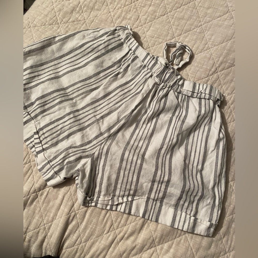 Shorts - Picture 3 of 4